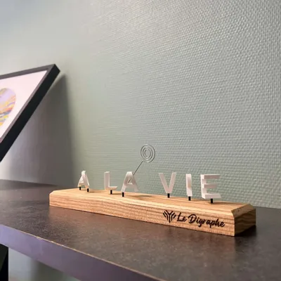 Sculptures, statuettes et miniatures - Digraphe Sourire - À la vie - LE DIGRAPHE