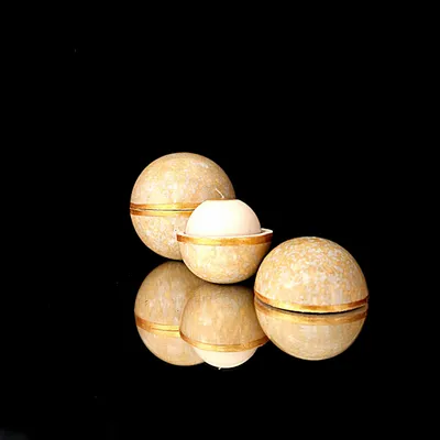 Cadeaux - Bougie Globe "Bollywood" Santal - PONPON CURIOSITAS