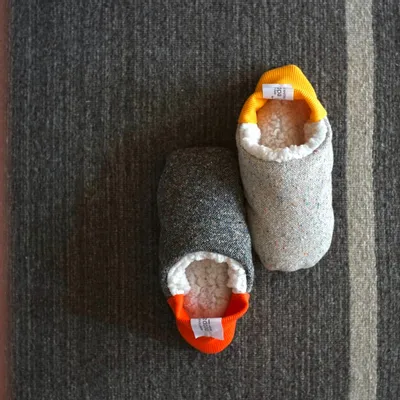 Chaussettes - JAPAN MADE Reversible room shoes / Hopping Nep Tweed × Sheep Boa - MERIPPA