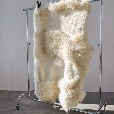 Tapis design - Tapis ivoire en peau de mouton irrégulière naturelle - - MELLOW CONCEPT STORE