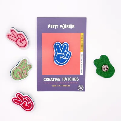 Cadeaux - Pin’s brodé "Peace" – Une touche pop et engagée - PETIT POIRIER