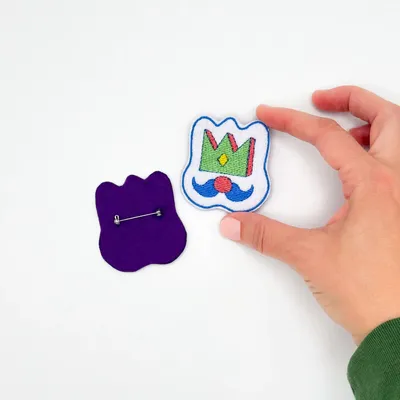 Cadeaux - Broche “King intérieur” – Le pouvoir de rester soi-même - PETIT POIRIER