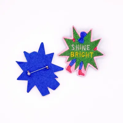 Cadeaux - Broche “Shine Bright” – Talisman pour Wonder Women - PETIT POIRIER