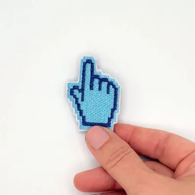 Cadeaux - Pin’s "Click" Pixel – Le clic qui fait mouche - PETIT POIRIER