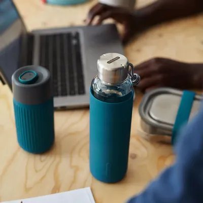 Glass - Borosilicate Glass water bottle - 600ml-  with silicone protection - BLACK+BLUM EUROPE