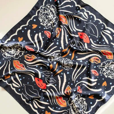 Scarves - Kisses Scarf - THE DIGNANI´S