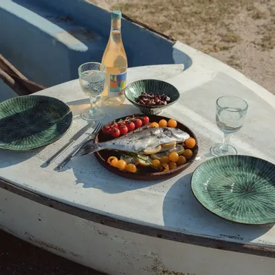 Everyday plates - Verde Lanza by Pascale Naessens - SERAX & VALERIE_OBJECTS