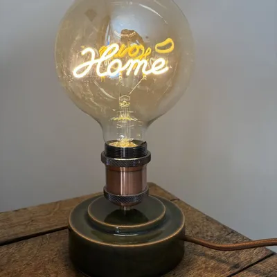Objets de décoration - Lampe à poser Gaïa Vert Foncé - Ampoule Home - LES POTERIES DE SWANE
