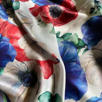 Foulards et écharpes - Foulard en Soie Fleurs Chromatiques 90X90 CM - RALUFINEART