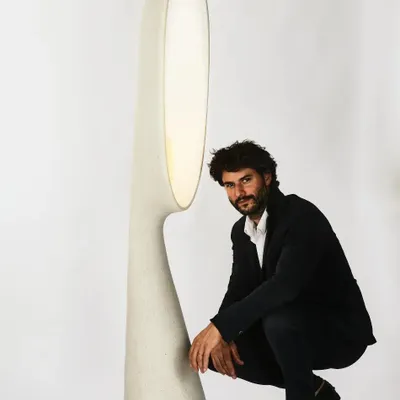 Floor lamps - Amba — Large format sculptural lamp - HENRI DEJEANT