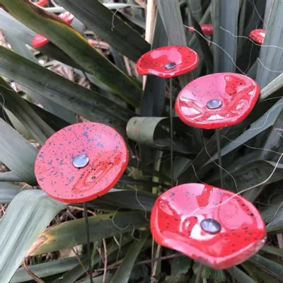 Floral decoration - Small Glass Flower For Outside In Red-Black - CARNEOL GLASS