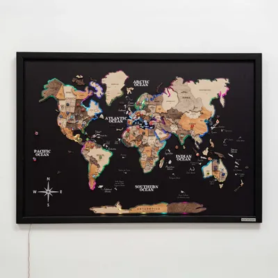 Objets design - Carte du monde LED en bois à bord - ENJOYTHEWOOD