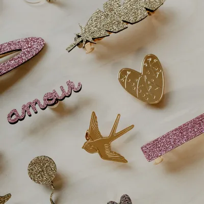Gifts - Wooden or glitter brooches, clips, keychains and buckles - LES PETITES HIRONDELLES