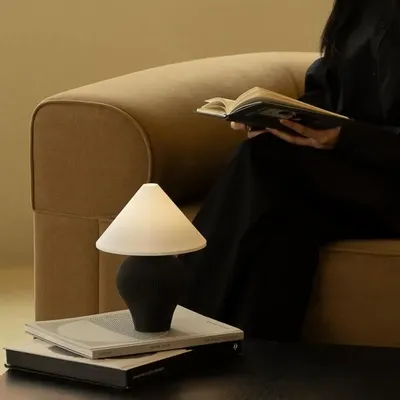 Lampes de bureau  - Lampe Dosan - 001 - UNDERDOGS CO. LTD.