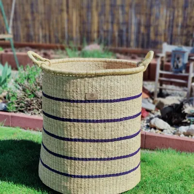 Objets de décoration - Panier à linge Enyo | Panier de rangement | Rayures bleues naturelles - SOLOKO