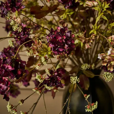 Décorations florales - Mélange de fleurs artificielles bordeaux captivant - SILK-KA BV