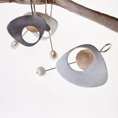 Bijoux - BOUCLES D'OREILLES EN ARGENT ET LAITON AVEC PERLE - AINES JOYAS