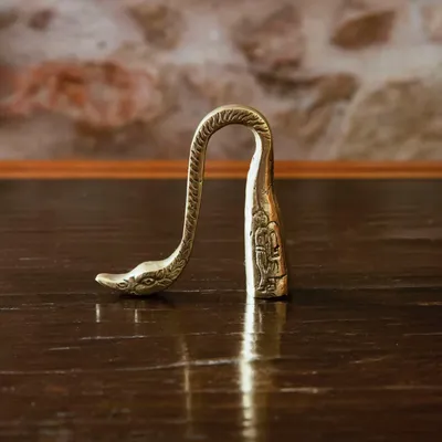 Bougeoirs et photophores  - Objet d'extinction à bougie Shepherd's Hook en laiton - ANTHOLOGIST