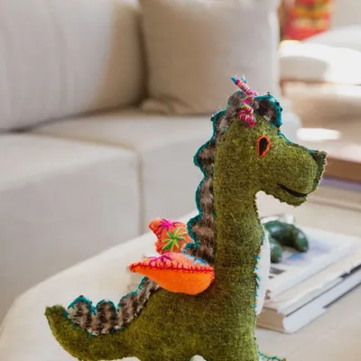 Cadeaux - Elliott, The Flying Dragon - ANTHOLOGIST
