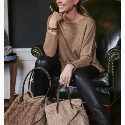 Bags and totes - The Moshi women's fashion accessory - THE MOSHI AB