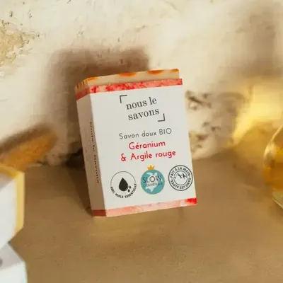 Cosmétiques - Savon bio doux - Géranium & Argile rouge - NOUS LE SAVONS