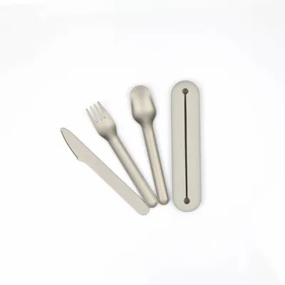 Repas pour enfant - Trio de couverts en inox avec étui en silicone - EKOBO
