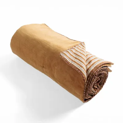 Design textile et surface - Édredon Akiko et coussin Yuki - LE MONDE SAUVAGE BEATRICE LAVAL