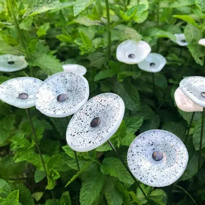 Floral decoration - Small Glass Flower For Outside In White-Black - CARNEOL GLASS