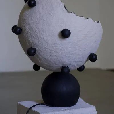 Lampes de table - Moon Bowl – Sculptural Table Lamp - PLETOSTUDIO