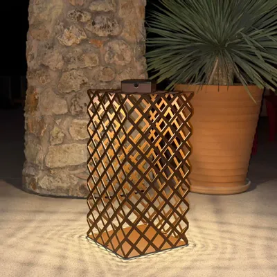 Moveable lighting - l'X-2 solar lantern - LYX LUMINAIRES