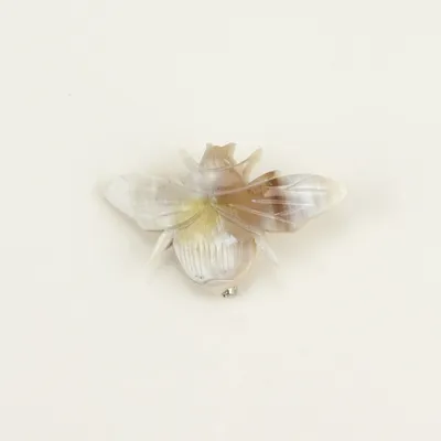 Brooches - Bee brooch in blond horn - L INDOCHINEUR X RIVÊT