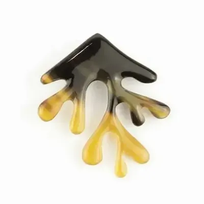 Brooches - Coral brooch in blond horn - L INDOCHINEUR X RIVÊT