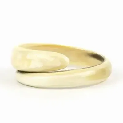 Bracelets - Snake shaped bracelet in blond horn in Size M - L INDOCHINEUR X RIVÊT