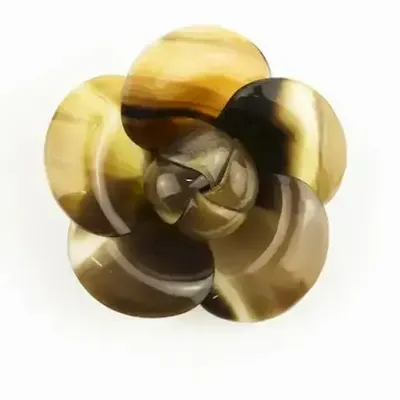 Brooches - Camellia brooch in blond horn - L INDOCHINEUR X RIVÊT