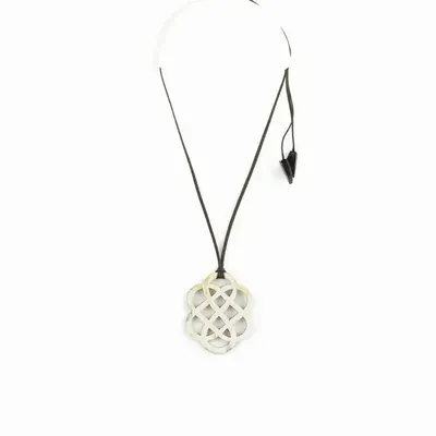 Bijoux - Pendentif fleur en corne blonde - L INDOCHINEUR X RIVÊT
