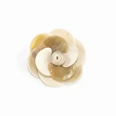 Brooches - Small flower brooch in marbled black horn - L INDOCHINEUR X RIVÊT