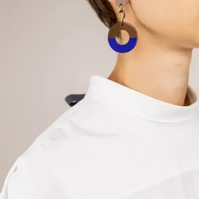 Bijoux - Boucles d'oreilles anneau large en corne noire marbrée - L INDOCHINEUR X RIVÊT