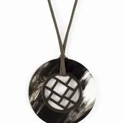 Jewelry - Checkered pendant circled with blond horn - L INDOCHINEUR X RIVÊT