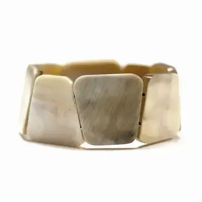 Bracelets - Bracelet élastique avec anneaux trapézoïdal en corne blonde - L INDOCHINEUR X RIVÊT