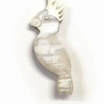 Brooches - Cockatoo parrot pin in blond horn and off-white lacquer - L INDOCHINEUR X RIVÊT