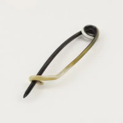 Broches - Epingle à nourrice en corne noire Africaine - L INDOCHINEUR X RIVÊT