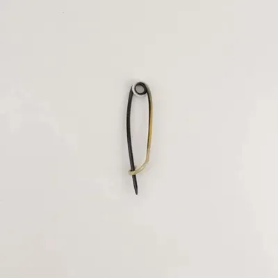 Broches - Epingle à nourrice en corne blonde - L INDOCHINEUR X RIVÊT