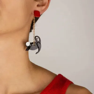 Bijoux - Bijou d'oreille Souris en corne noire et nacre blanche - L INDOCHINEUR X RIVÊT