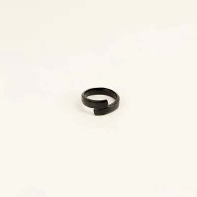 Jewelry - Ruban ring in black and white horn size S - L INDOCHINEUR X RIVÊT