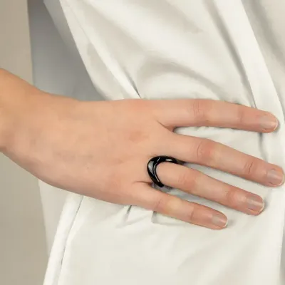 Jewelry - Onde ring in black and white horn size L - L INDOCHINEUR X RIVÊT