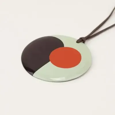 Bijoux - Pendentif Métamorphose en corne blonde et laque tricolore - L INDOCHINEUR X RIVÊT