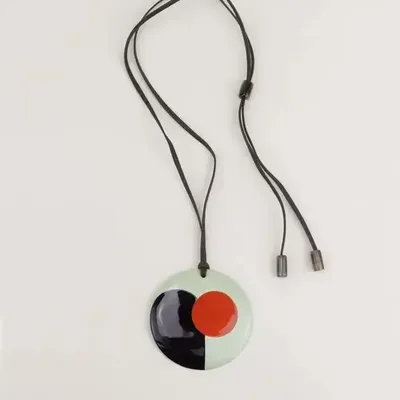 Bijoux - Pendentif Métamorphose en corne blonde et laque tricolore - L INDOCHINEUR X RIVÊT