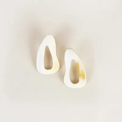 Jewelry - Blond horn Bore earrings - L INDOCHINEUR X RIVÊT