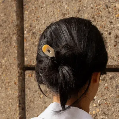 Barrettes - Oval hairpin in blond horn - L INDOCHINEUR X RIVÊT