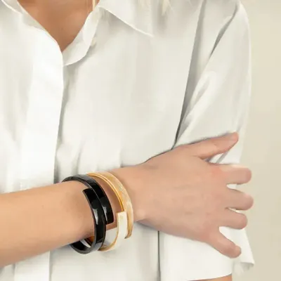 Bracelets - Ruban open bracelet in black and white horn size M - L INDOCHINEUR X RIVÊT